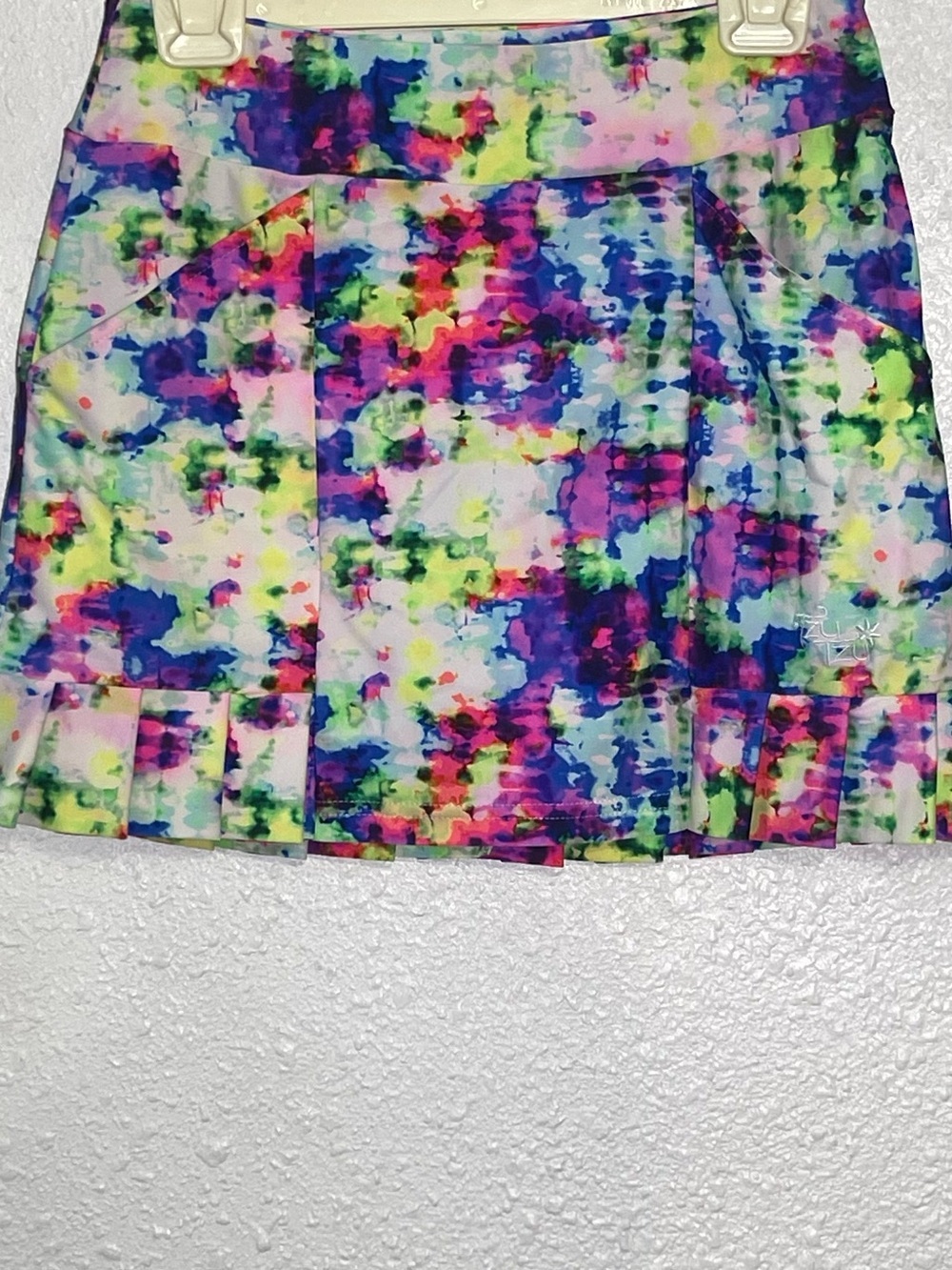 Tzu tzu women’s Colorful Abstract Pleated tennis skort size small